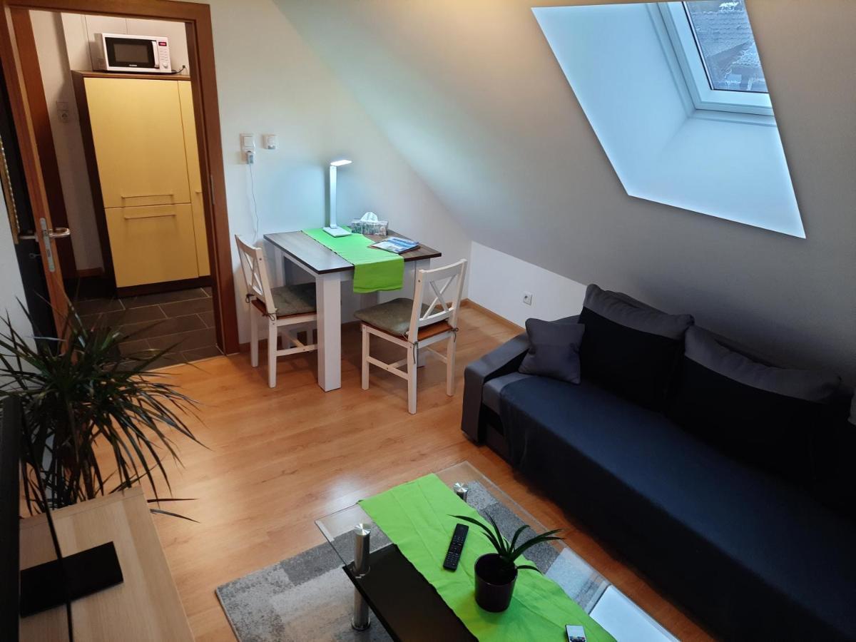 Sarah Klein Aber Fein Apartamento Wellesweiler Exterior foto